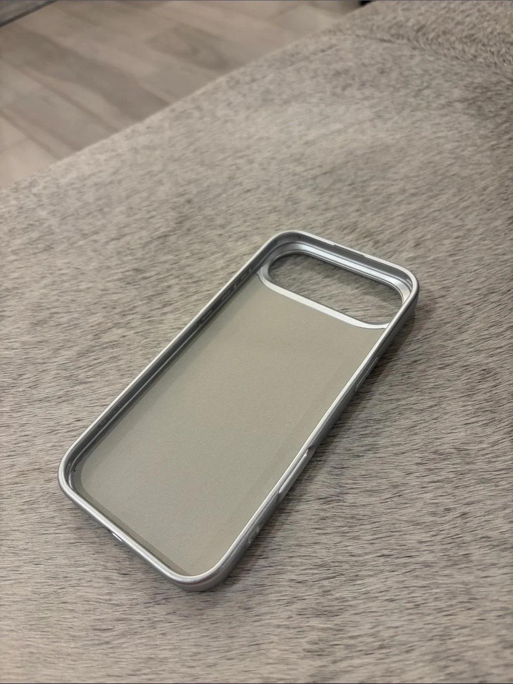 RIMOWA-Inspired Aluminum Style Case for iPhone 17 Air – Silver | New, No Box
